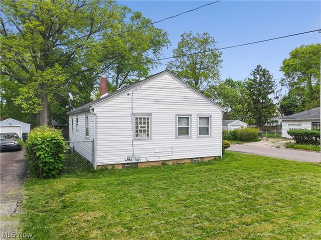 1043 Slosson Street, Akron, OH 44320