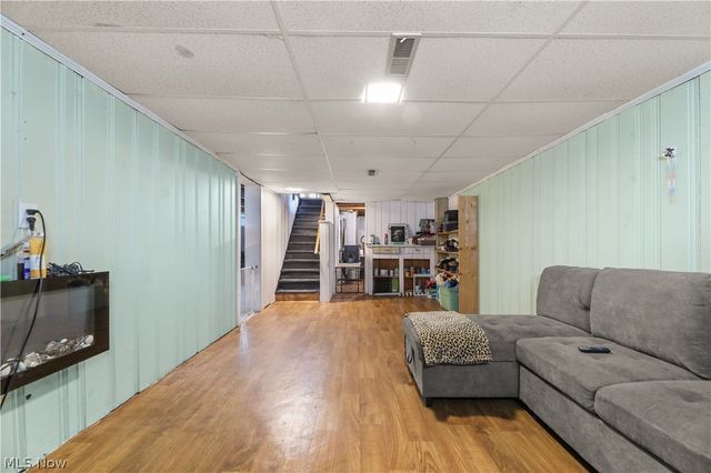 1043 Slosson Street, Akron, OH 44320