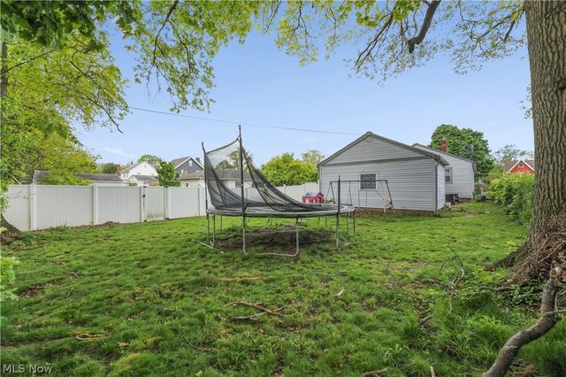 1043 Slosson Street, Akron, OH 44320