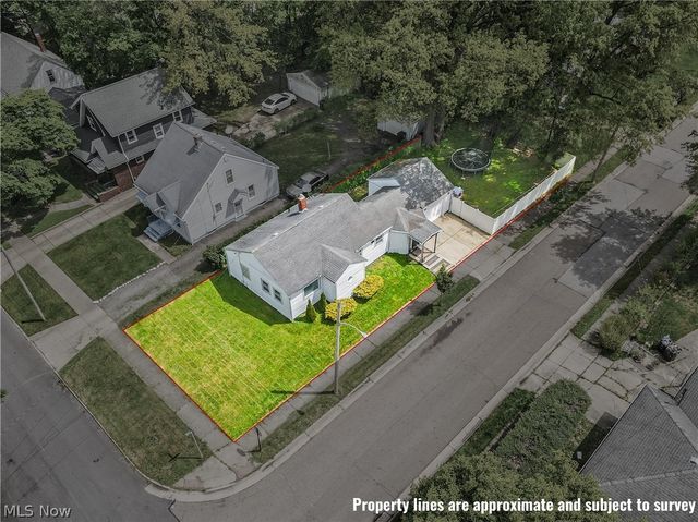 1043 Slosson Street, Akron, OH 44320