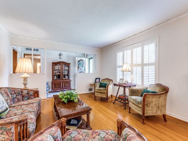 7637 El Pensador Drive, Dallas, TX 75248