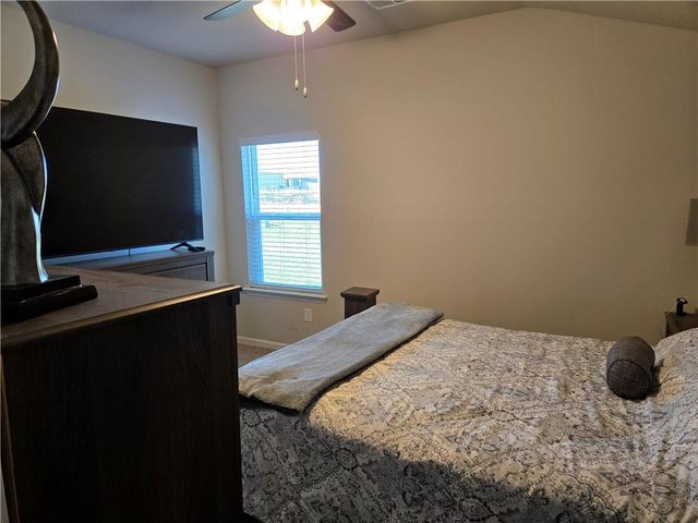 20212 W 194th Street, Spring Hill, KS 66083