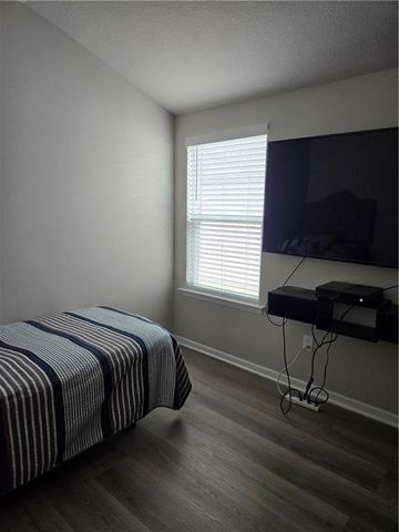 20212 W 194th Street, Spring Hill, KS 66083