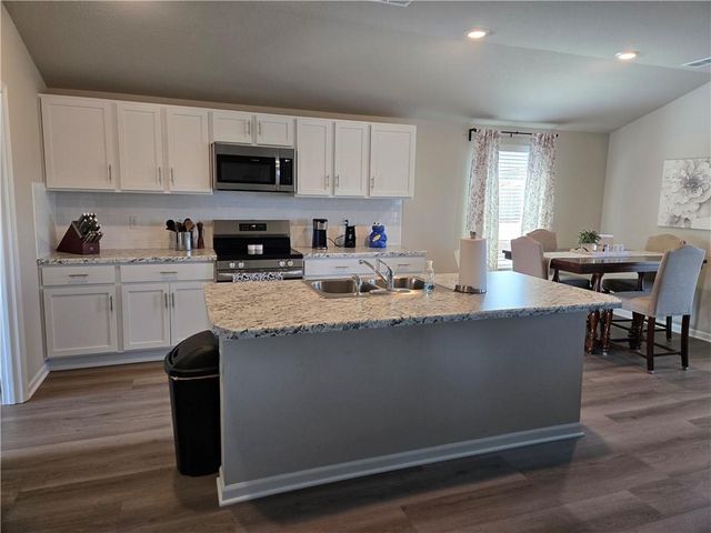 20212 W 194th Street, Spring Hill, KS 66083