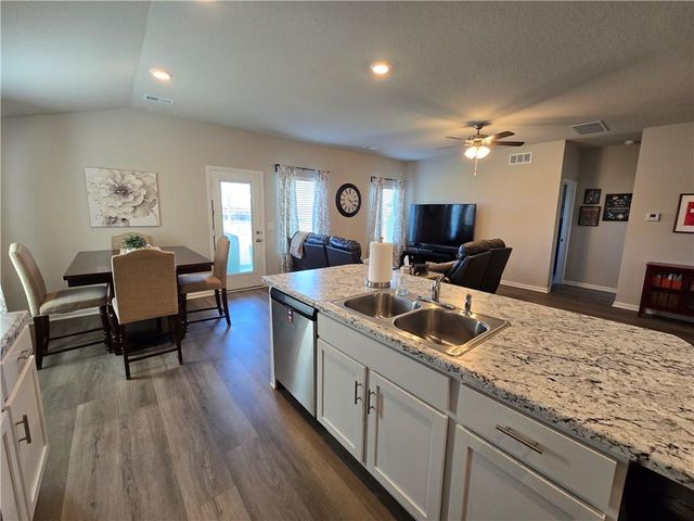 20212 W 194th Street, Spring Hill, KS 66083