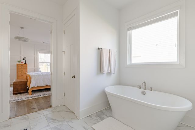 1048 Pine Creek Dr, Arrington, TN 37014
