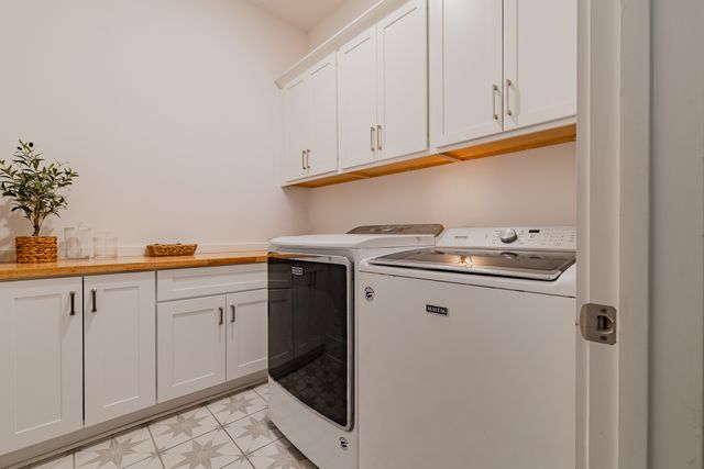 1048 Pine Creek Dr, Arrington, TN 37014