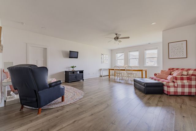 1048 Pine Creek Dr, Arrington, TN 37014