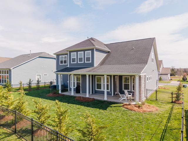 1048 Pine Creek Dr, Arrington, TN 37014