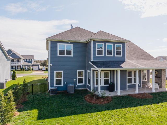 1048 Pine Creek Dr, Arrington, TN 37014
