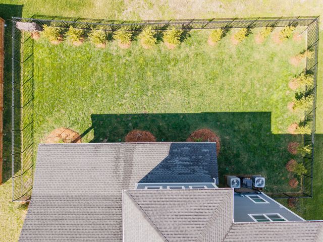 1048 Pine Creek Dr, Arrington, TN 37014