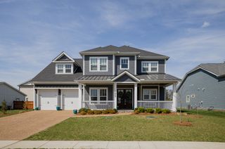 1048 Pine Creek Dr, Arrington, TN 37014