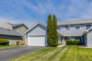 2900 Dorothy Drive, Aurora, IL 60504