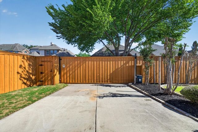 14668 Blakehill Drive, Frisco, TX 75035