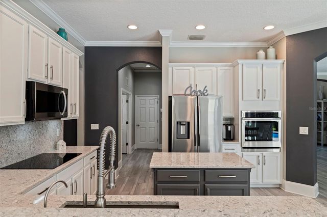 11508 OYSTER BAY CIRCLE, New Port Richey, FL 34654