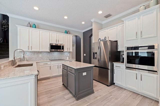 11508 OYSTER BAY CIRCLE, New Port Richey, FL 34654