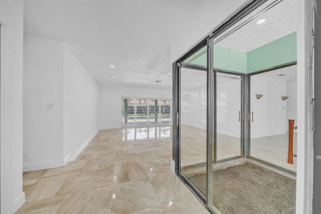 1941 SW 73rd Avenue, Plantation, FL 33317