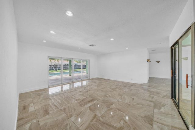 1941 SW 73rd Avenue, Plantation, FL 33317