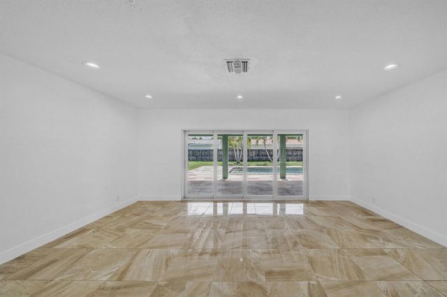 1941 SW 73rd Avenue, Plantation, FL 33317