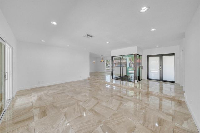 1941 SW 73rd Avenue, Plantation, FL 33317