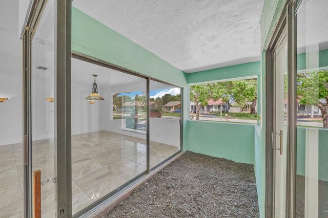 1941 SW 73rd Avenue, Plantation, FL 33317
