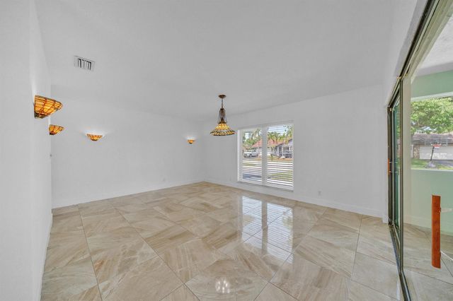1941 SW 73rd Avenue, Plantation, FL 33317