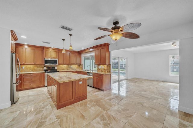 1941 SW 73rd Avenue, Plantation, FL 33317