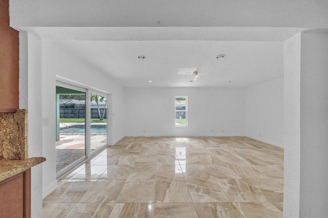 1941 SW 73rd Avenue, Plantation, FL 33317