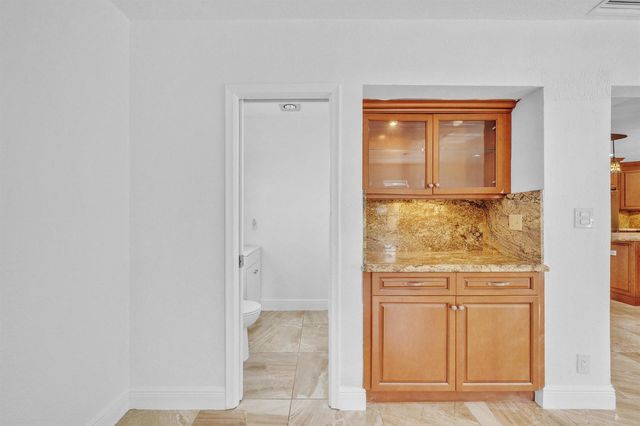 1941 SW 73rd Avenue, Plantation, FL 33317