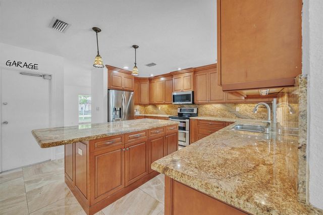 1941 SW 73rd Avenue, Plantation, FL 33317