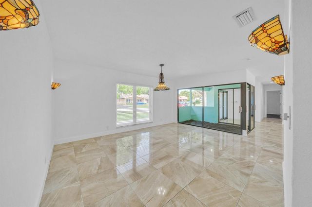 1941 SW 73rd Avenue, Plantation, FL 33317