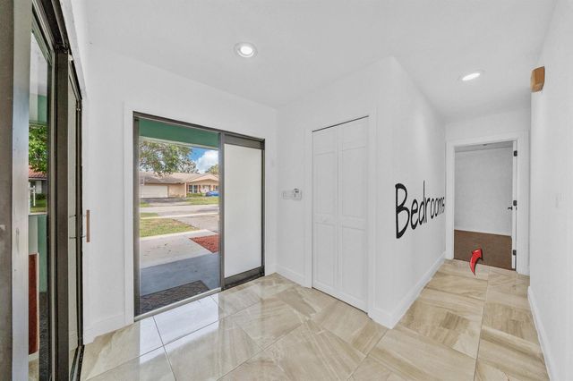 1941 SW 73rd Avenue, Plantation, FL 33317