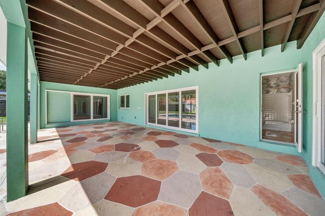 1941 SW 73rd Avenue, Plantation, FL 33317