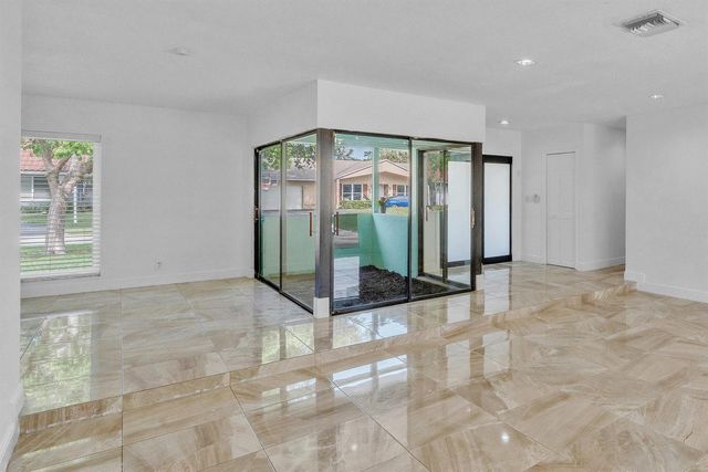 1941 SW 73rd Avenue, Plantation, FL 33317