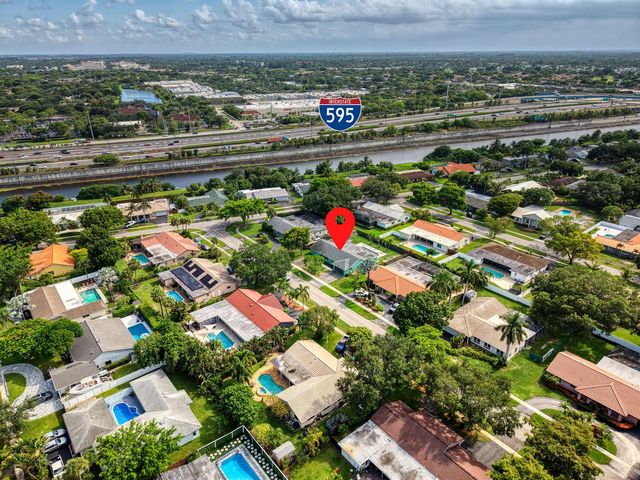 1941 SW 73rd Avenue, Plantation, FL 33317