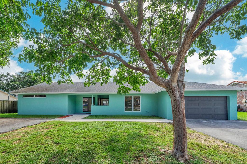 1941 SW 73rd Avenue, Plantation, FL 33317