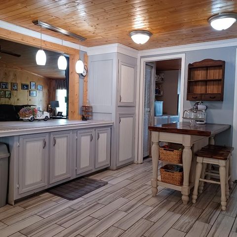 166 N Drew Lane, Kerrville, TX 78028