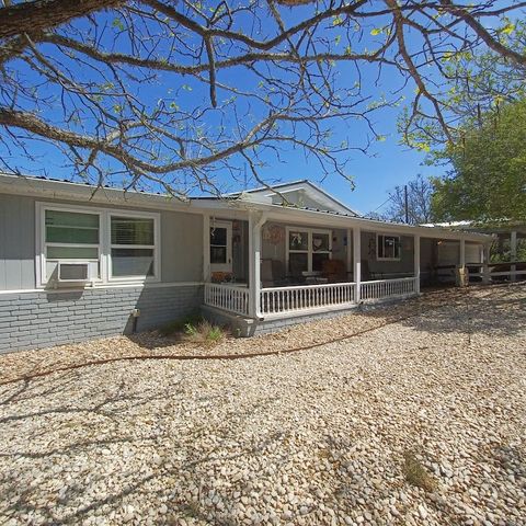 166 N Drew Lane, Kerrville, TX 78028