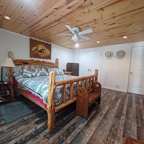 166 N Drew Lane, Kerrville, TX 78028