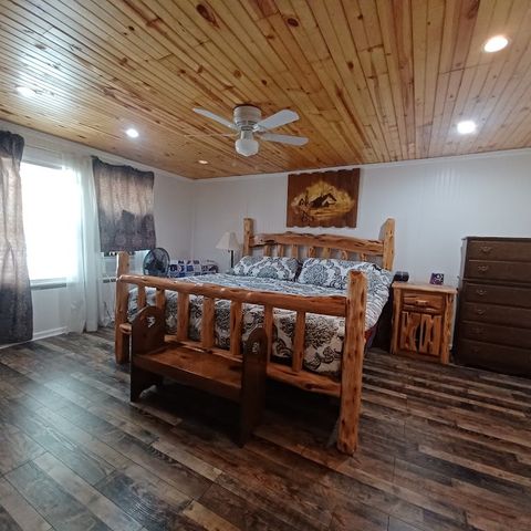 166 N Drew Lane, Kerrville, TX 78028