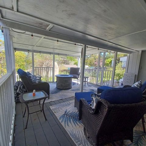 166 N Drew Lane, Kerrville, TX 78028