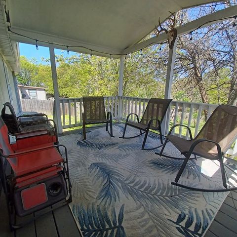 166 N Drew Lane, Kerrville, TX 78028