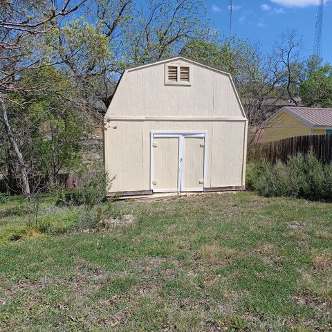 166 N Drew Lane, Kerrville, TX 78028