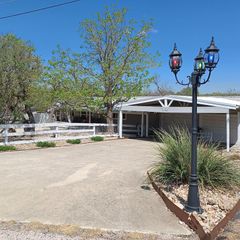 166 N Drew Lane, Kerrville, TX 78028