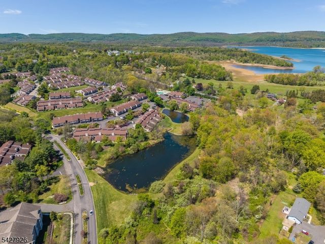 57 Overlook Dr, Union Twp., NJ 08809