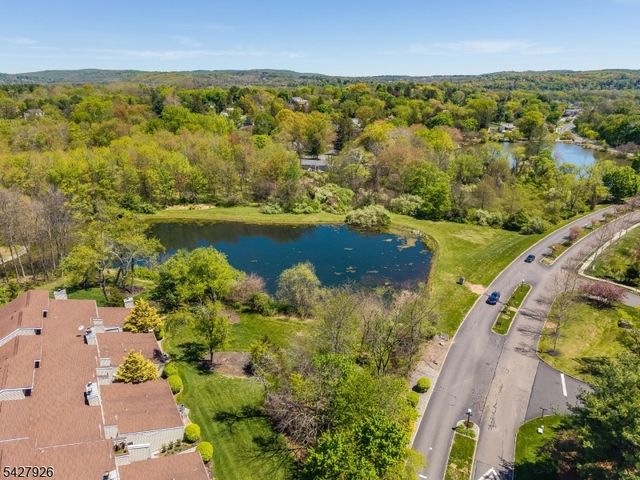 57 Overlook Dr, Union Twp., NJ 08809