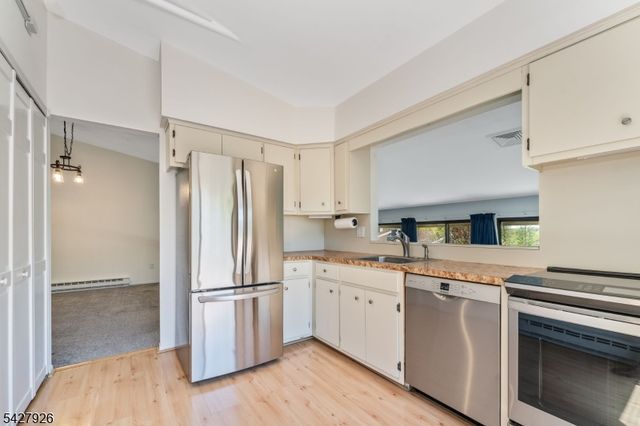 57 Overlook Dr, Union Twp., NJ 08809
