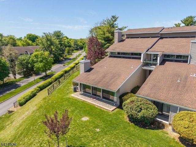 57 Overlook Dr, Union Twp., NJ 08809