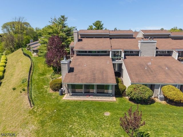 57 Overlook Dr, Union Twp., NJ 08809