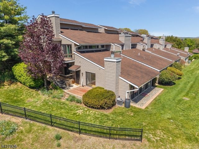 57 Overlook Dr, Union Twp., NJ 08809